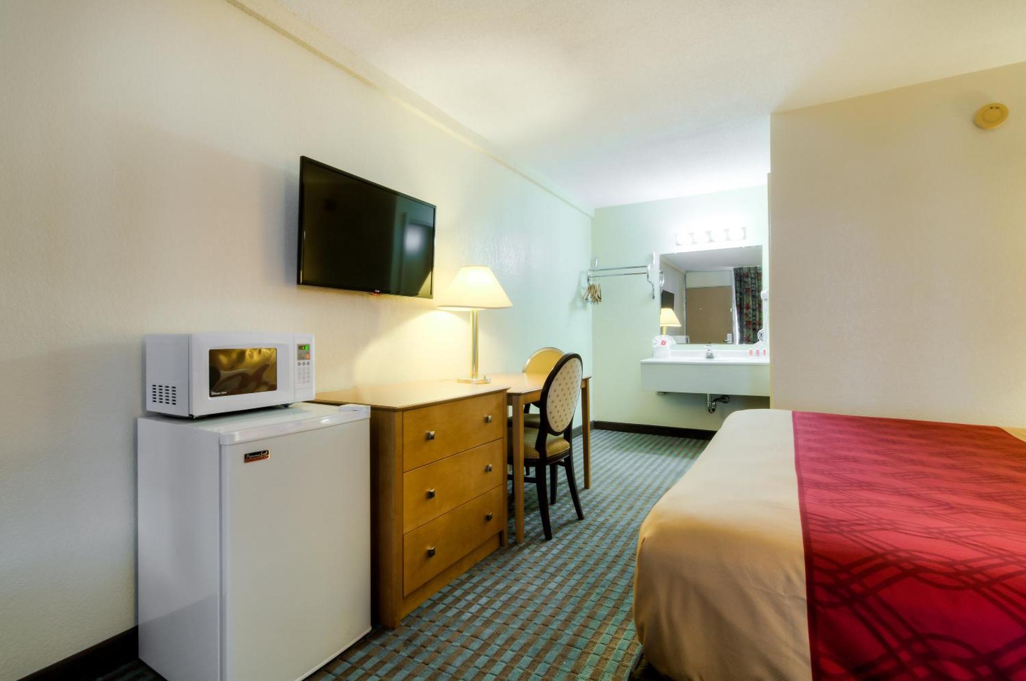 Econo Lodge Shorewood Стая снимка