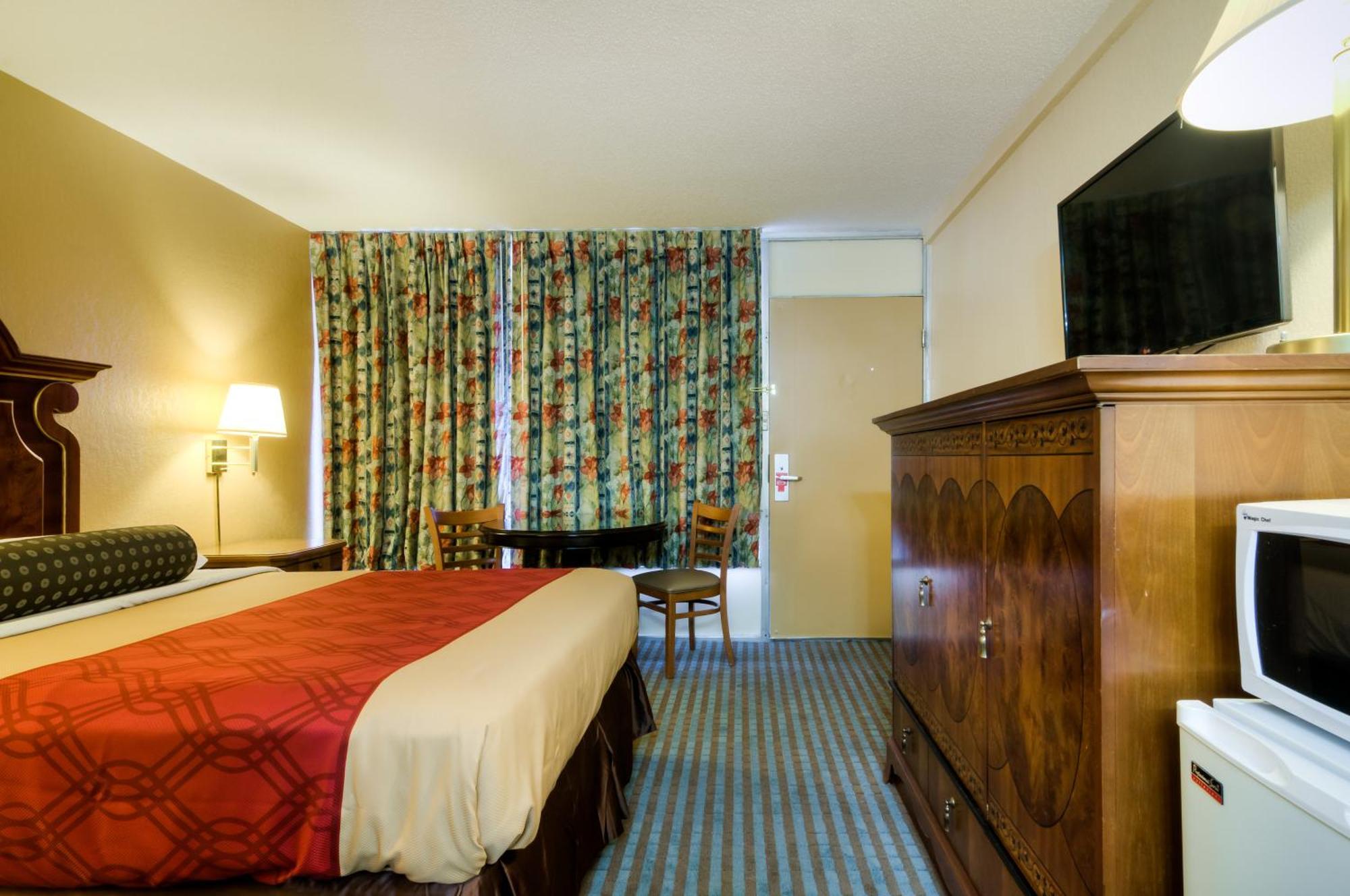 Econo Lodge Shorewood Стая снимка